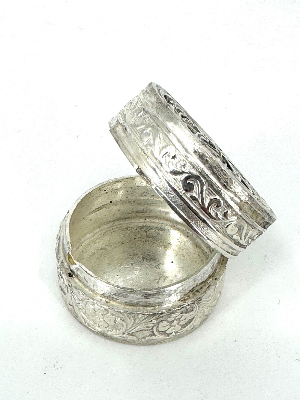 Estate Silver Plated pillbox Trinket Box for vanity - Picture 4 of 6